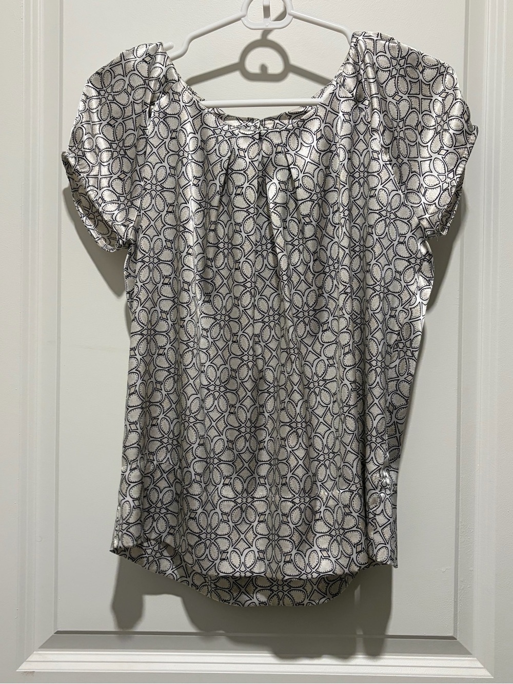 New York & Company Cream and Black Floral-Geo Short Sleeve Blouse